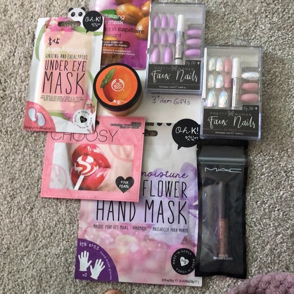 Brand new! Lark and Ives collection card purse and nail kit - Picture 10 of 10